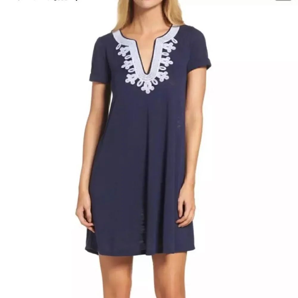 Lilly Pulitzer MAISY SWING T SHIRT DRESS
True Navy- Embroidered